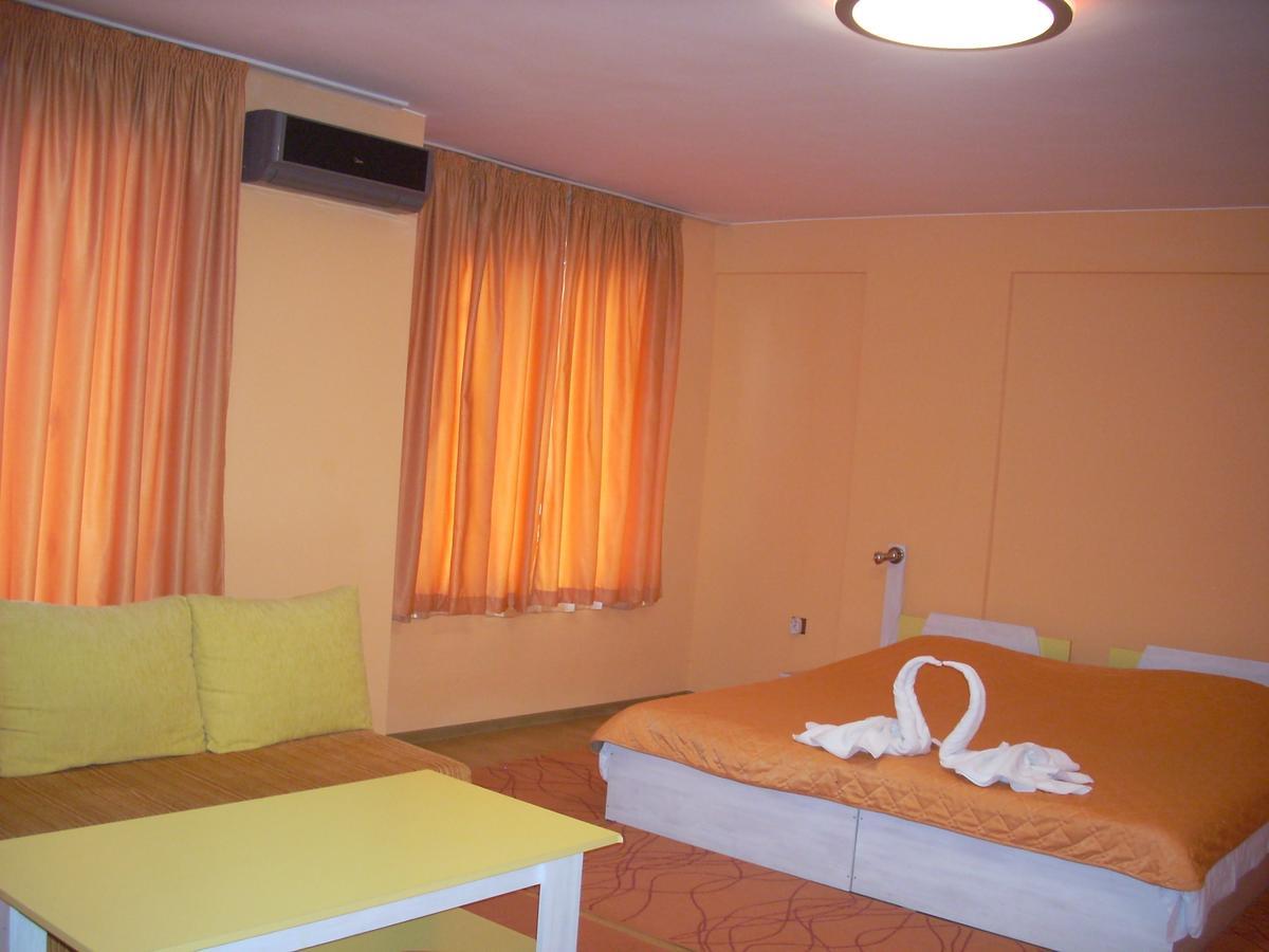 Gelov Hotel Berkovitsa Exterior photo